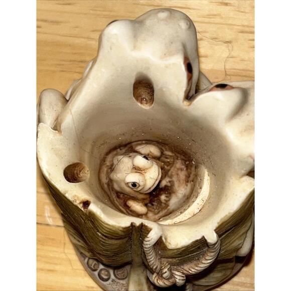 Harmony Kingdom Look Before You Leap UK England Frog Trinket Box 2001 Vintage - Picture 7 of 9